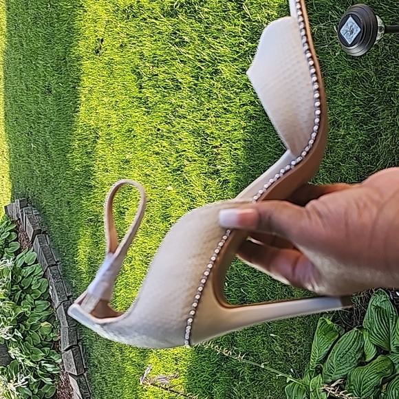 Shoes - Picture 4 of 4